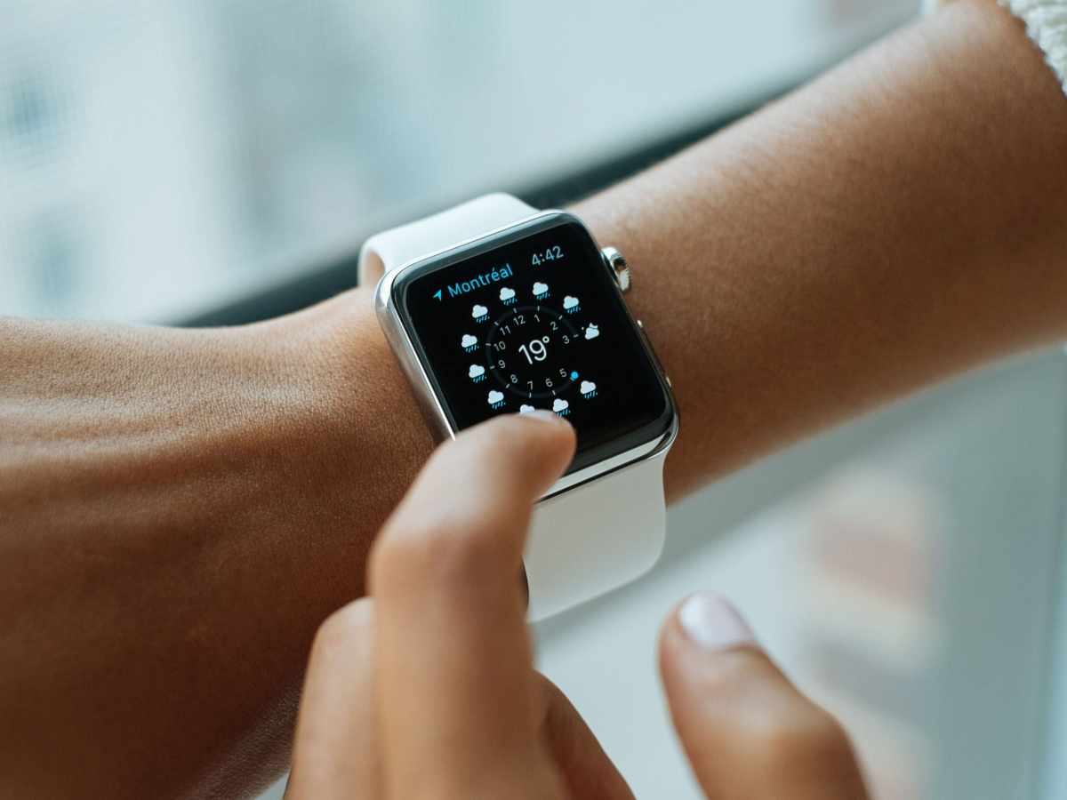 Apple Watch am Handgelenk