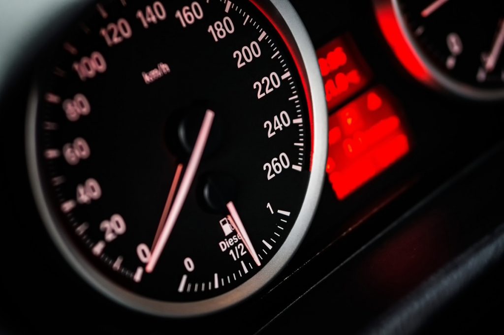 Tachometer im Auto