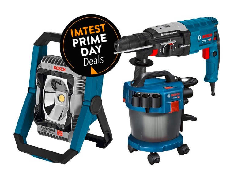 Zu sehen sind drei Bosch Professional Produkte der IMTEST Prime Day Deals: eine Baustellenlampe, ein Industriesauger und ein Bohrhammer.