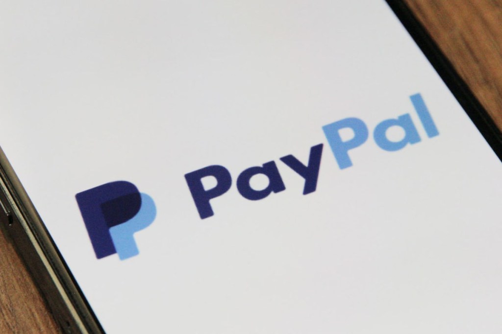 Startbildschirm von Paypal auf Handybildschirm