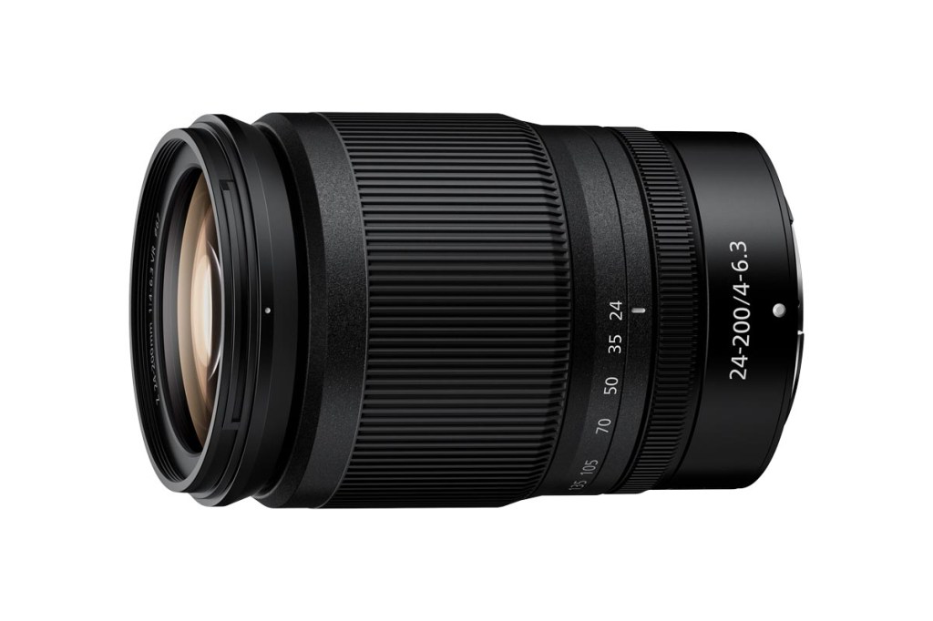 Das Nikkor Z 4-6,3/24-200 ind der Seitenansicht ohne Kamera