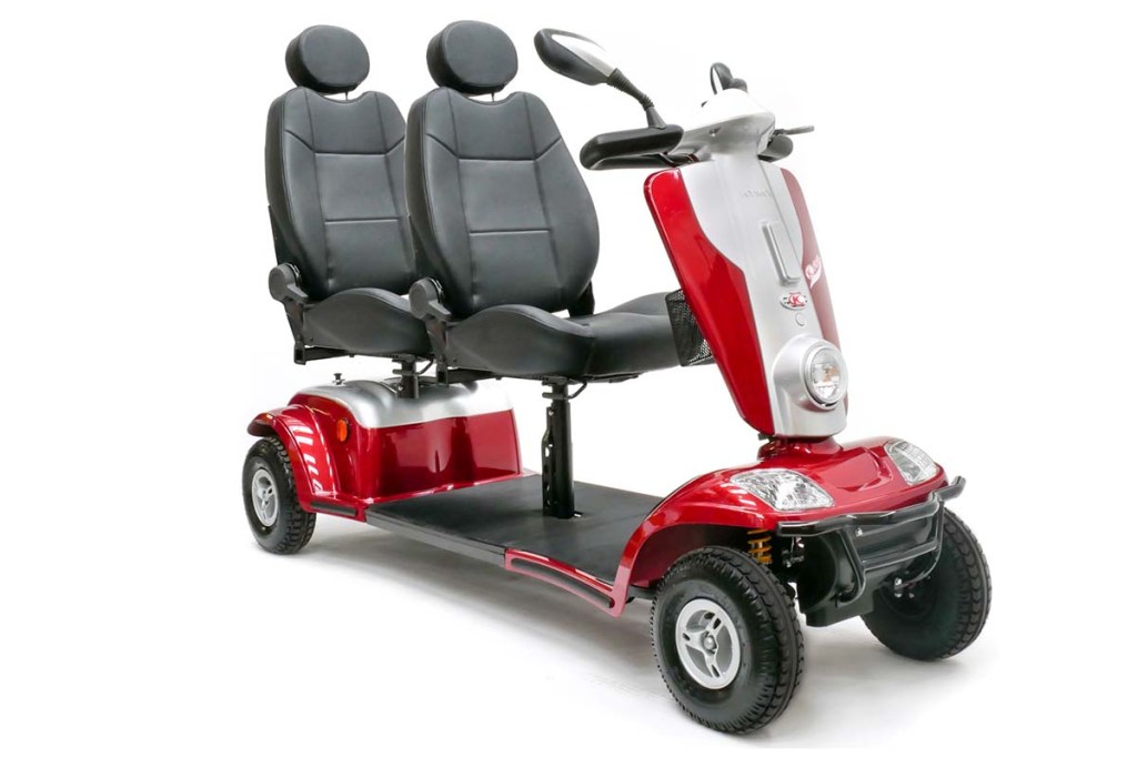 Kymco Tandem Elektromobil von seitlich von vorne, Productshot