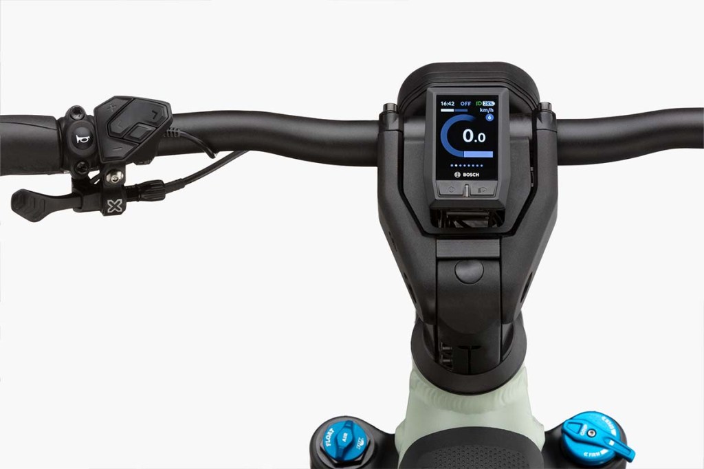 Nahaufnahme E-Bike-Lenker mit Display