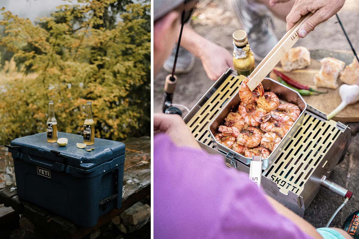 zweigeteiltes Bild, rechts Nahaufnahme Garnelen in einem Grill, links Kühlbox, auf der zwei Bierflaschen stehen