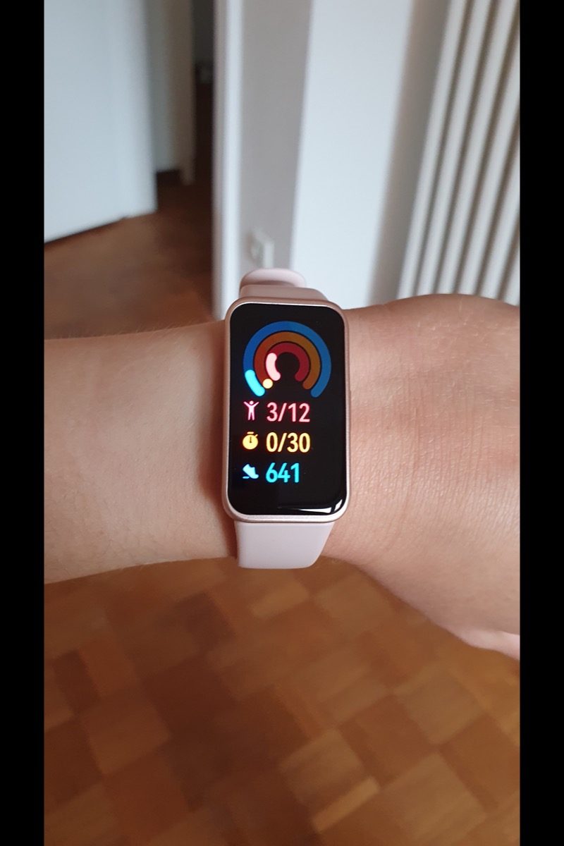 Eine Anzeige auf dem Huawei Band 8.