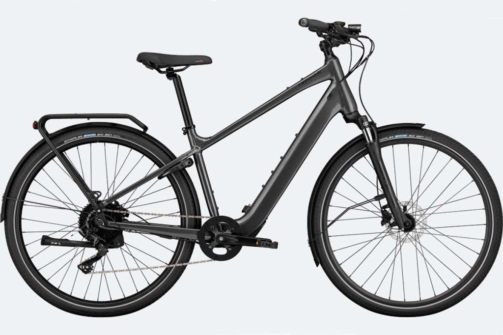 Productshot City-E-Bike von Cannondale mit Diamantrahmen