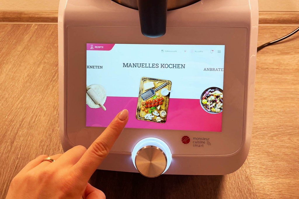 Bunte Bilder auf dem Display des Monsieur Cuisine Smart.