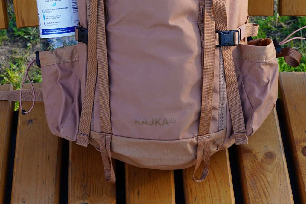 Detailaufnahme Sandfarbener Rucksack