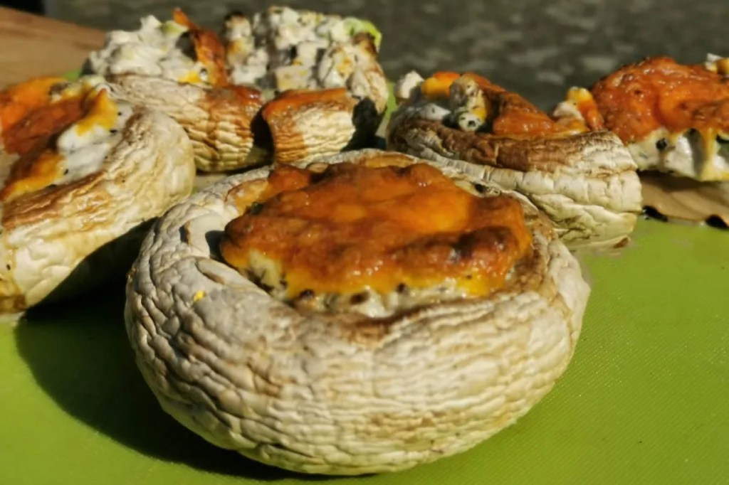 Gefüllte Champignons