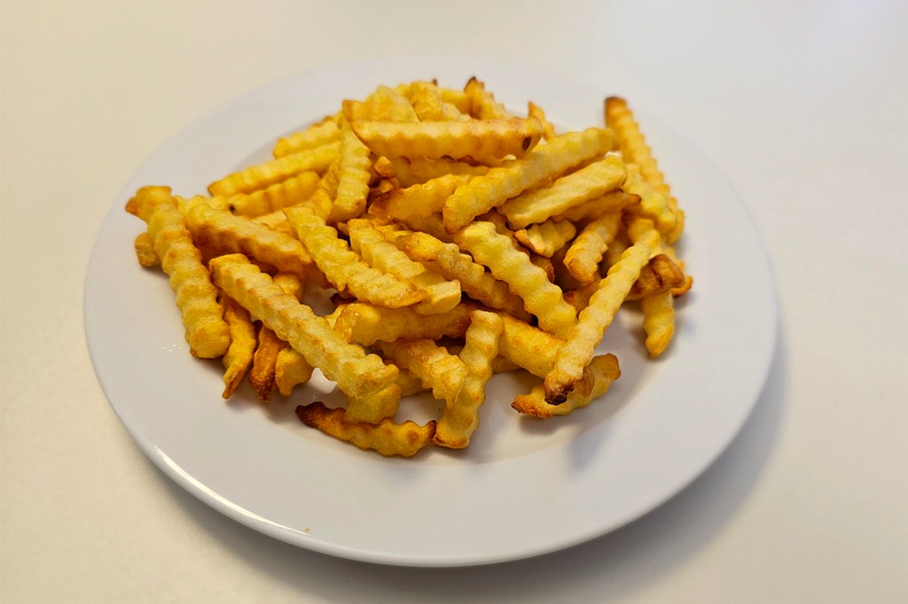 Pommes aus der Heißluftfritteuse von Philips