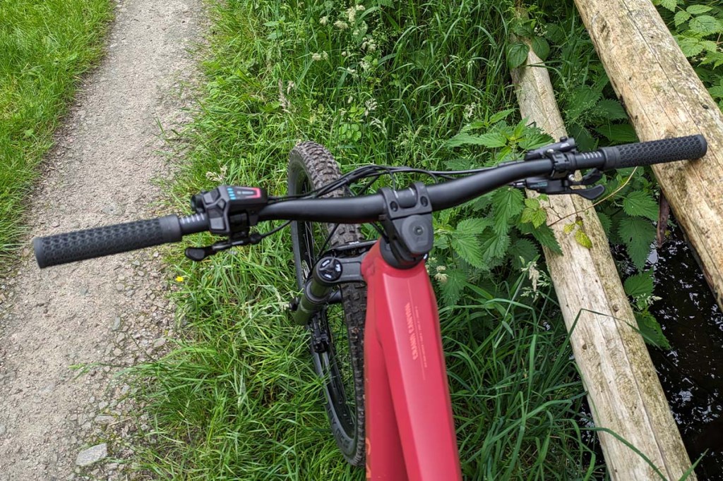 Nahaufnahme Blick auf einen Fahrradlenker