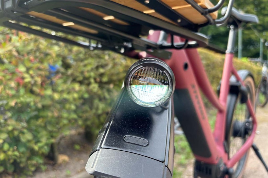 Nahaufnahme Frontlicht bei einem E-Bike