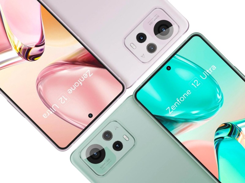 Zwei Versionen des Asus Zenphone 12 Ultra aus verschiedenen Perspektiven fotografiert.